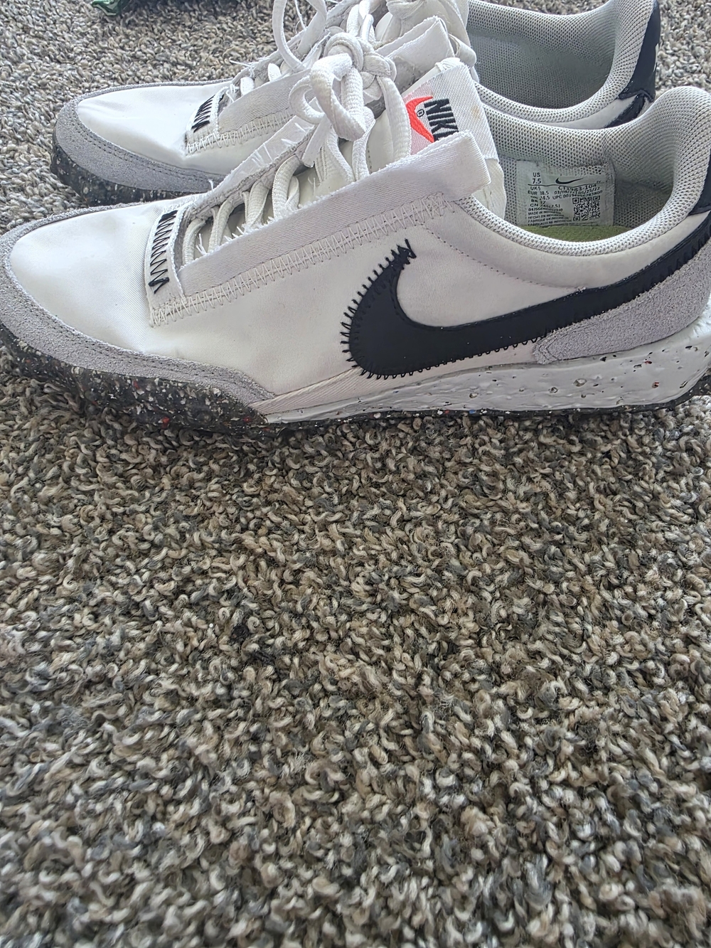 Nike Women's White Sneakers with Black Swoosh and Speckled Sole - Picture 3 of 8